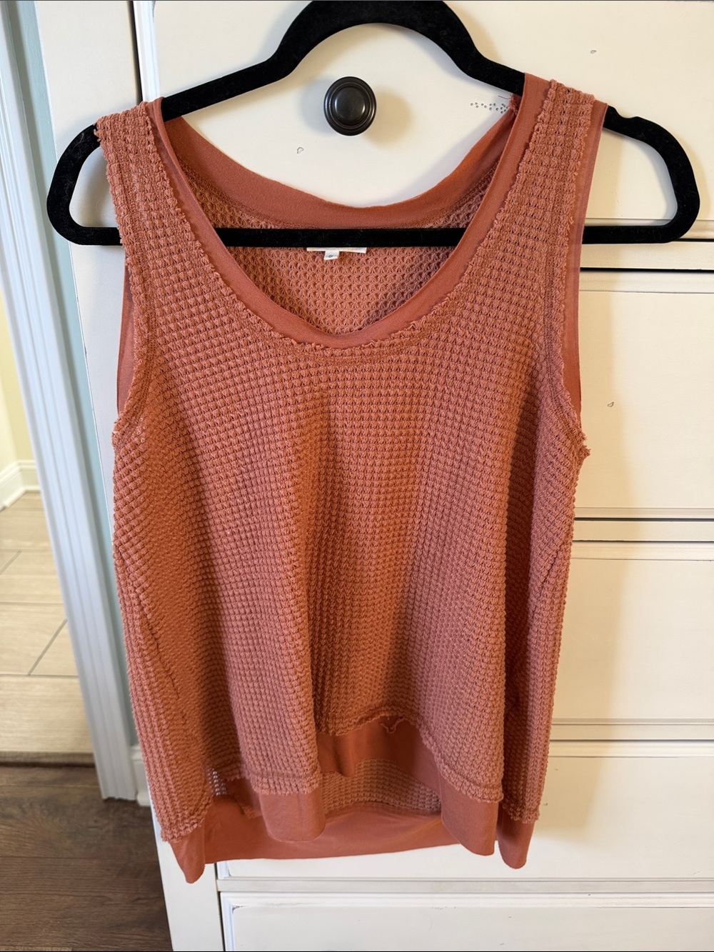 LA MIEL Textured Sleeveless Tank Top - Rusty Terracotta